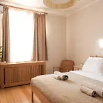 Chic Urban Retreat City Center